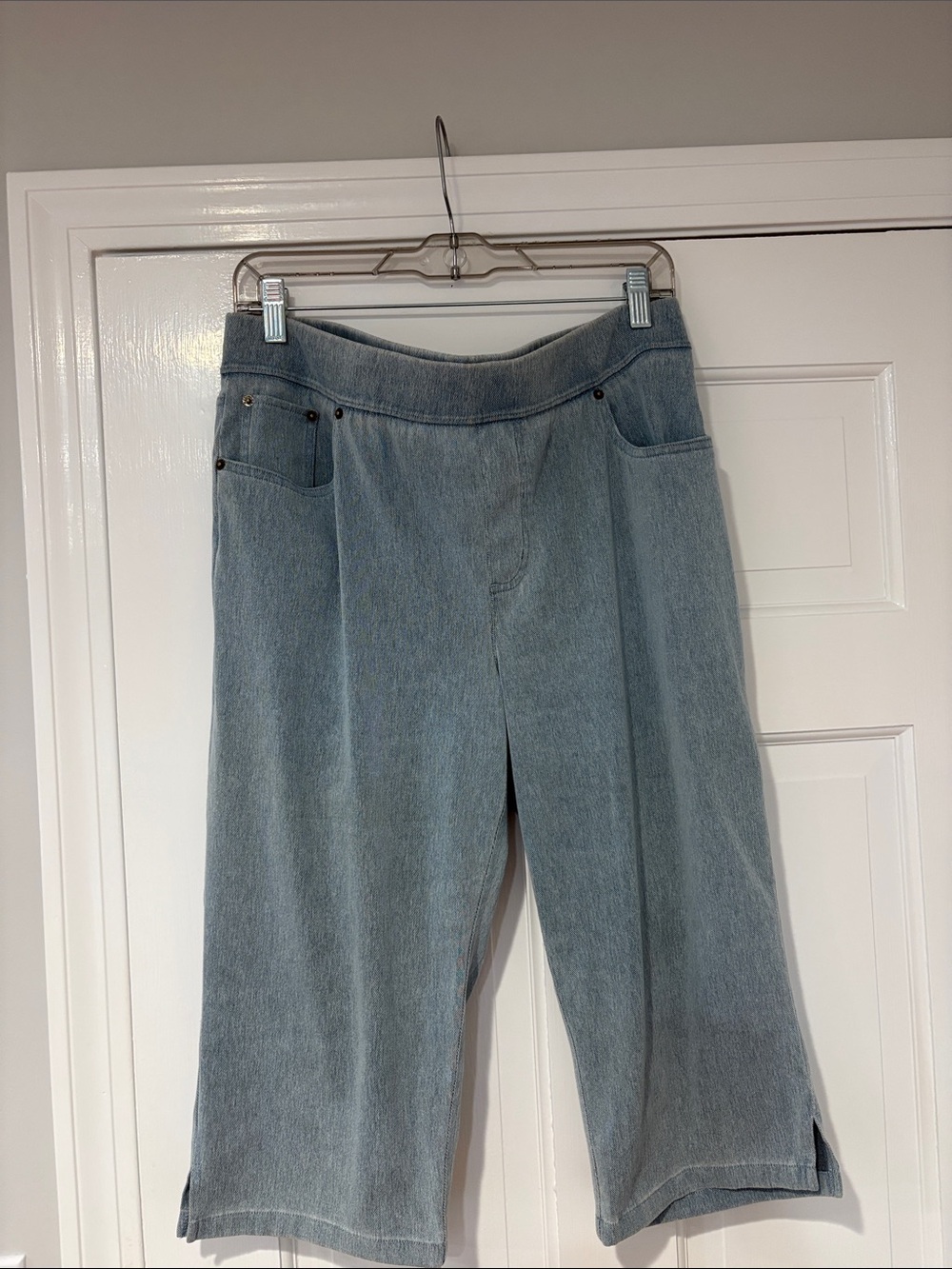 Denim&Co Regular Comfy Knit Air Skimmer Bleach Wash Medium